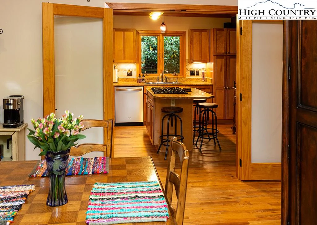 Image number 5 for the current listing