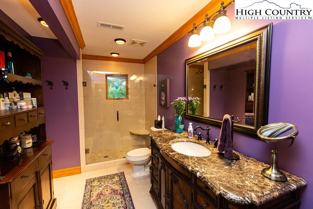 Image number 2 for the current listing