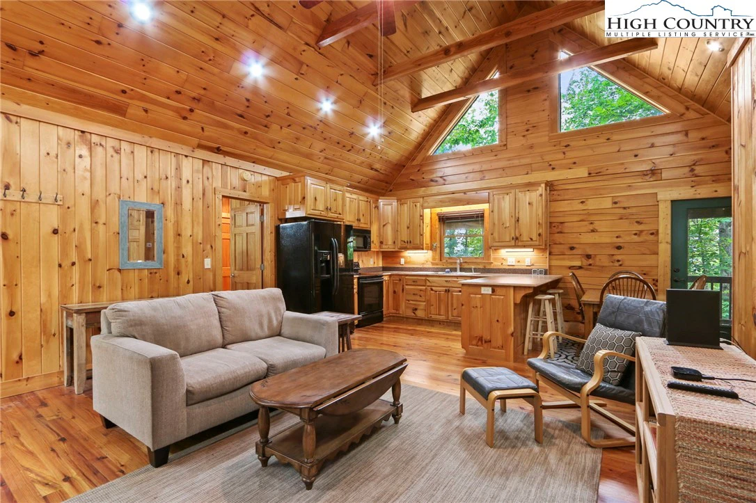 Image number 2 for the current listing