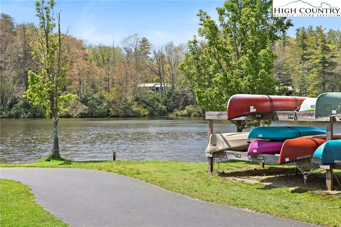 Image number 14 for the current listing