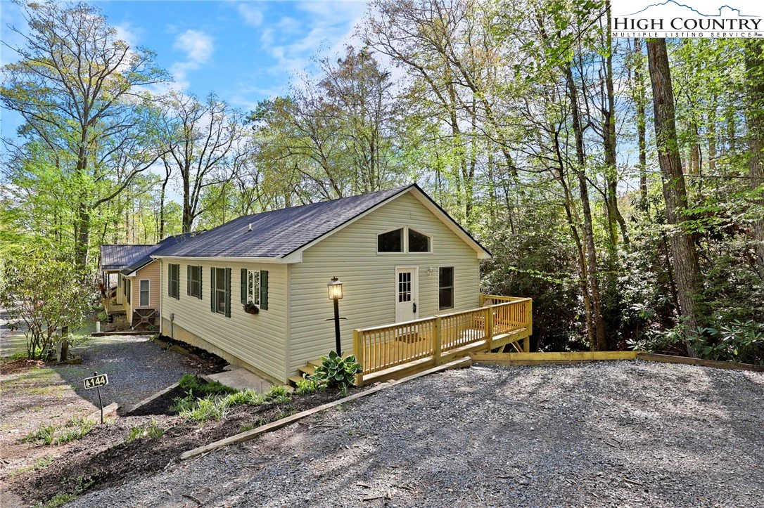 Image number 9 for the current listing
