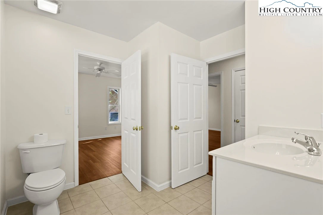 Image number 20 for the current listing