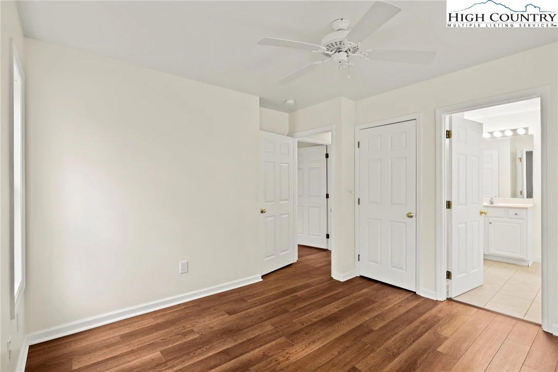Image number 21 for the current listing