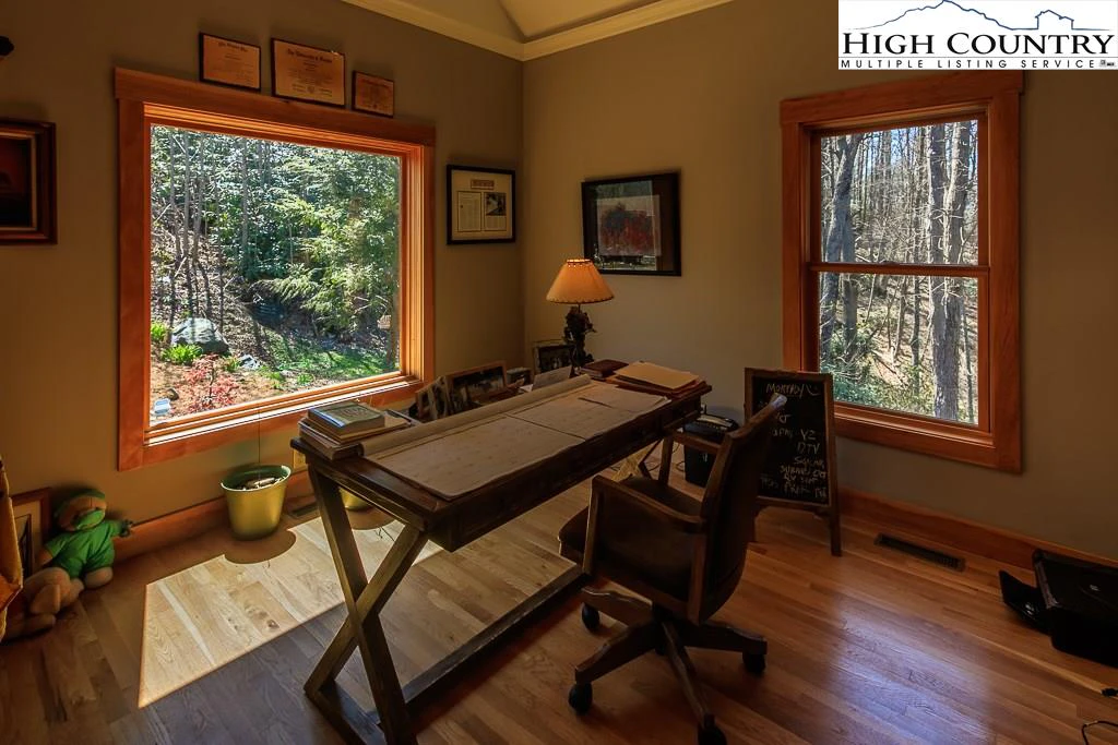 Image number 12 for the current listing