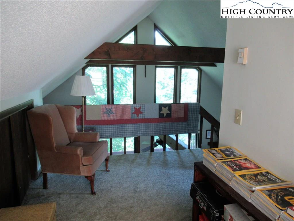 Image number 5 for the current listing