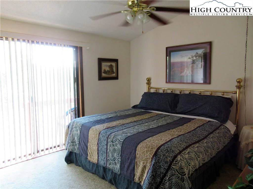 Image number 8 for the current listing