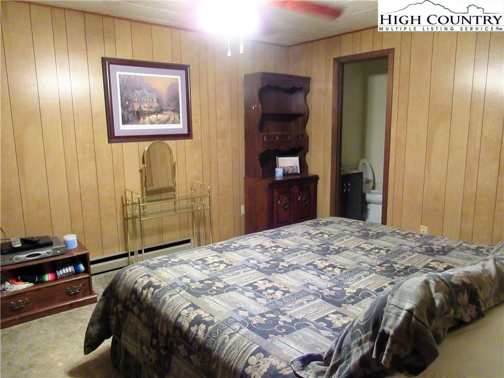 Image number 11 for the current listing