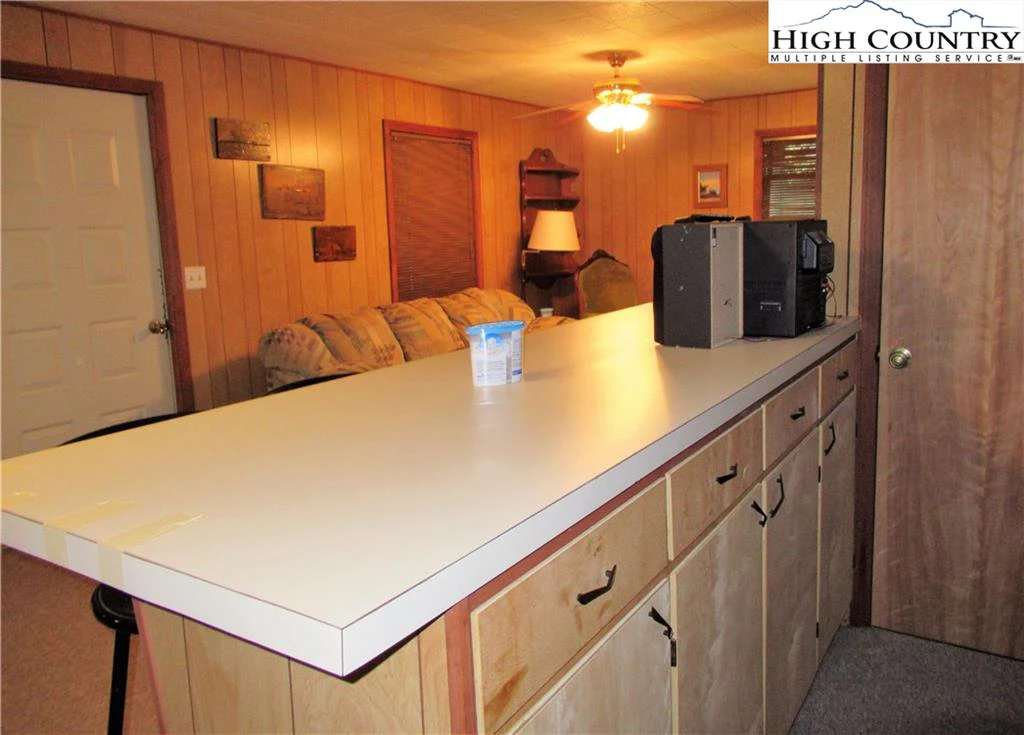 Image number 17 for the current listing