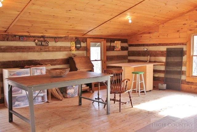 Image number 13 for the current listing