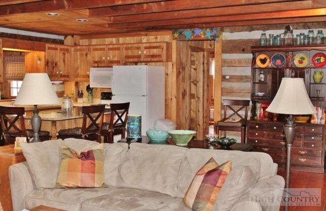 Image number 8 for the current listing