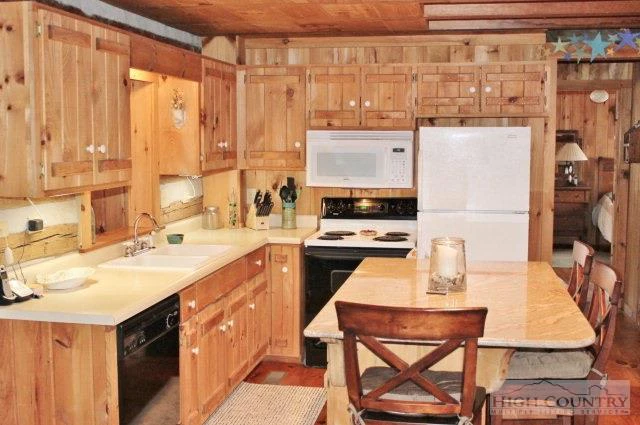 Image number 7 for the current listing