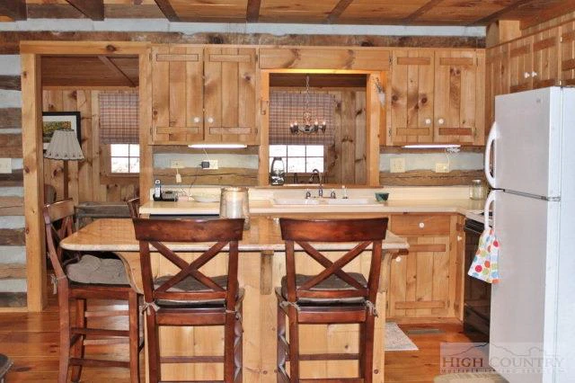 Image number 6 for the current listing