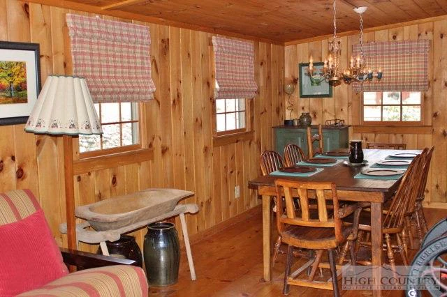 Image number 5 for the current listing