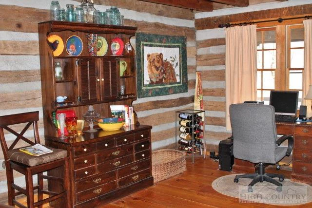 Image number 3 for the current listing