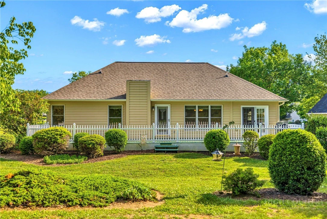 Image number 12 for the current listing