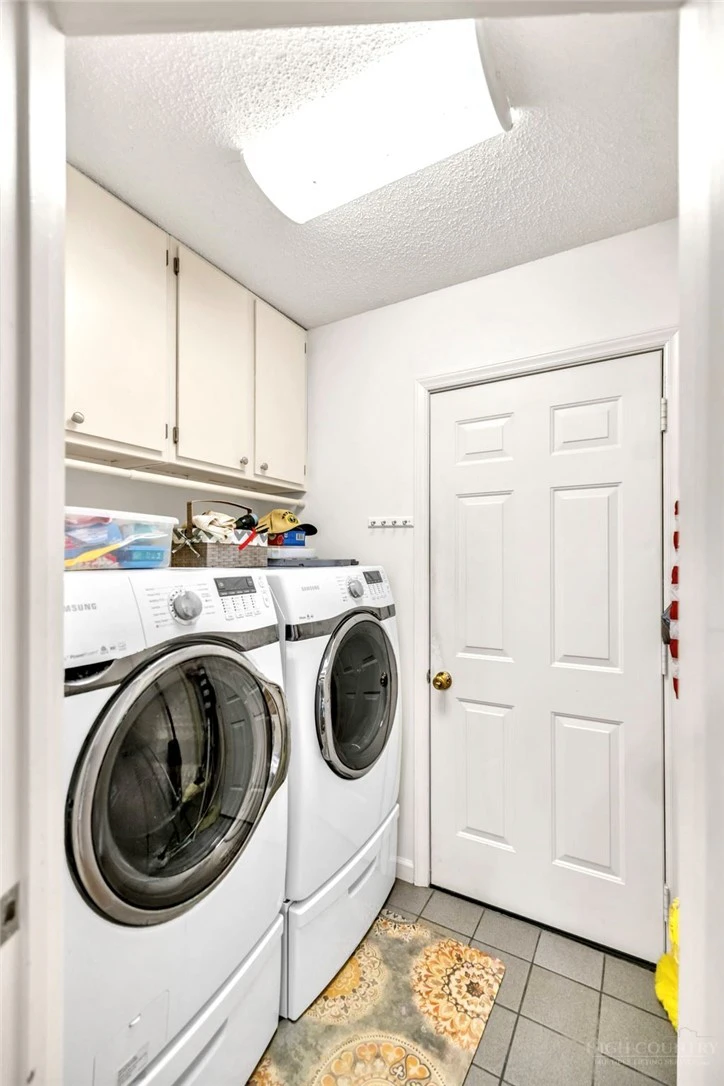 Image number 4 for the current listing