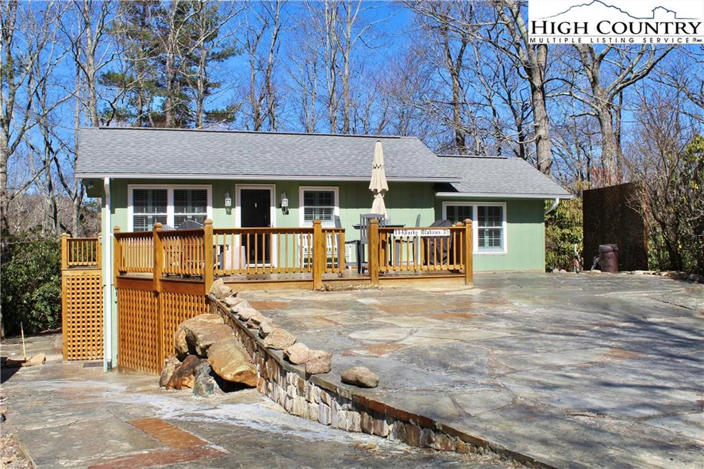 Image number 1 for the current listing