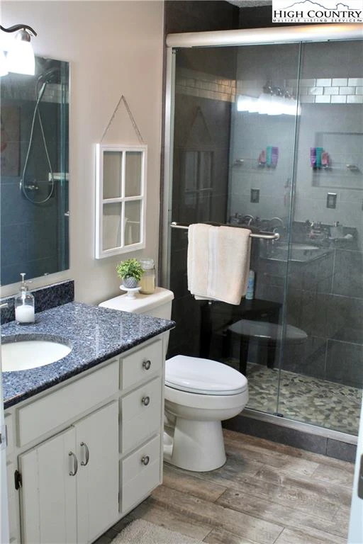 Image number 11 for the current listing
