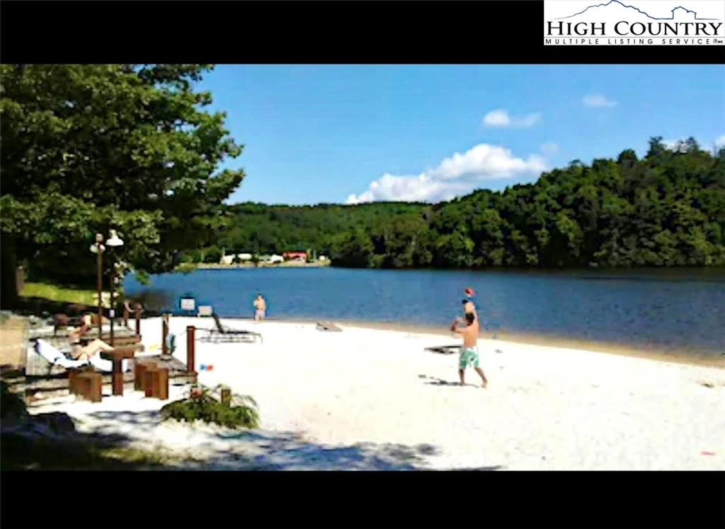 Image number 13 for the current listing
