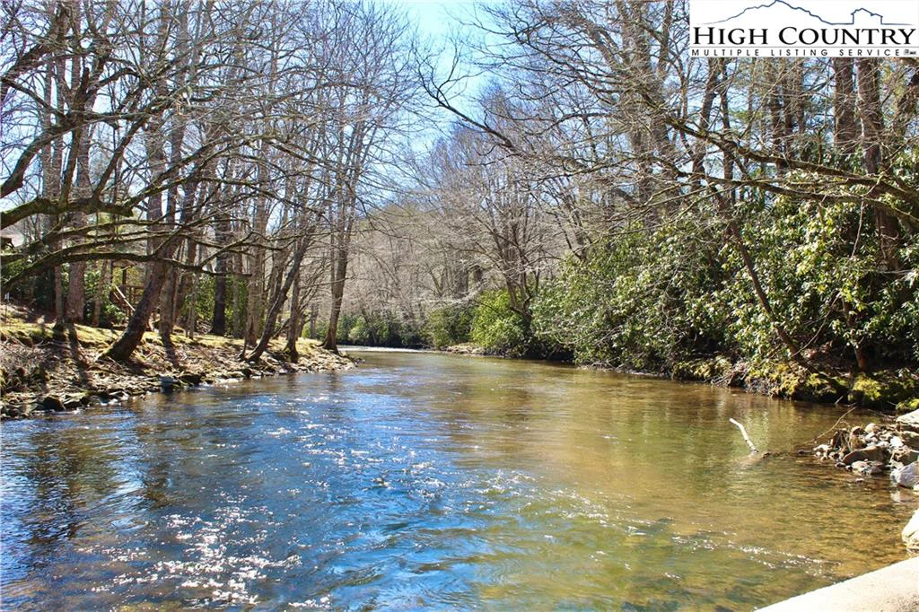 Image number 20 for the current listing