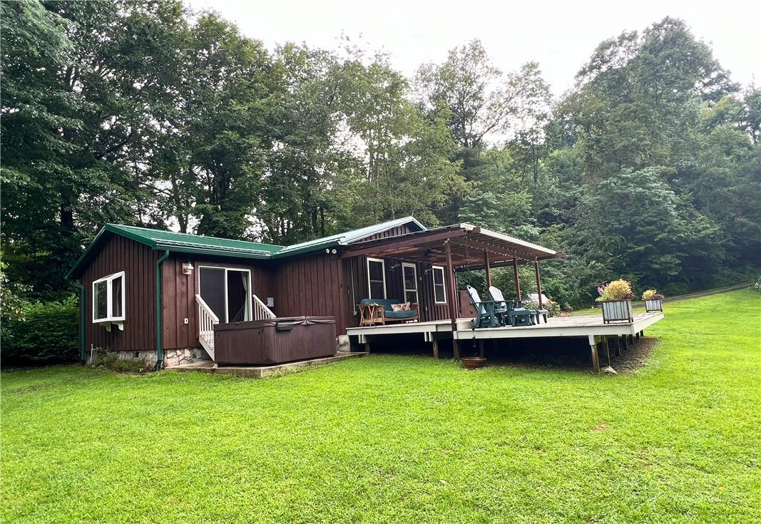Image number 1 for the current listing