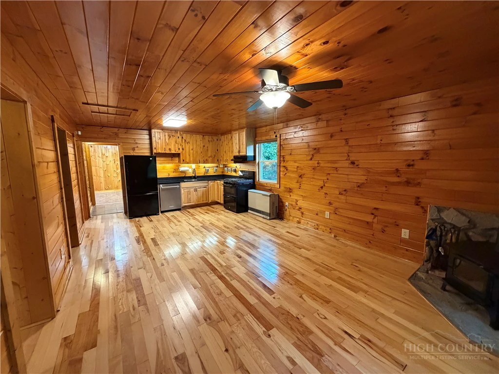 Image number 5 for the current listing