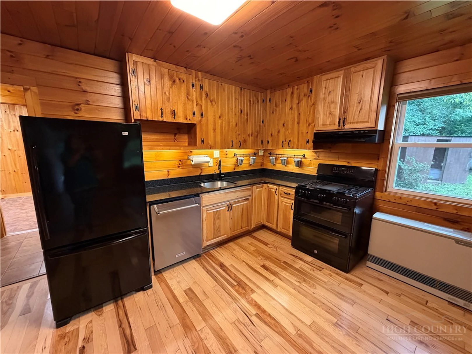Image number 7 for the current listing
