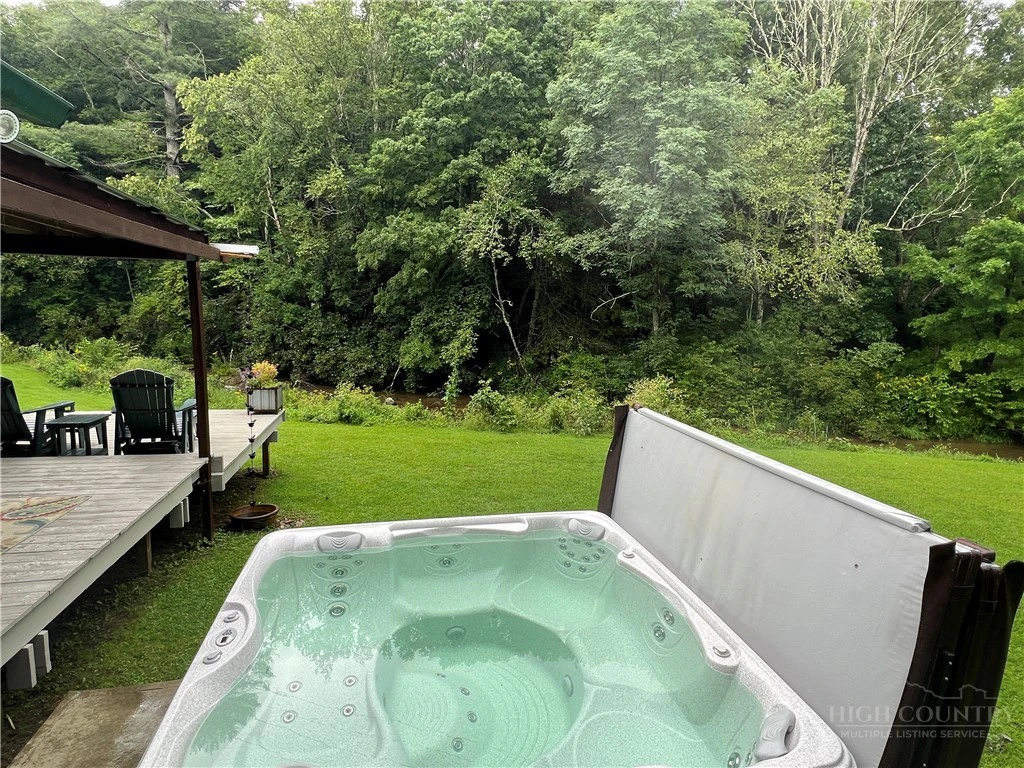 Image number 4 for the current listing