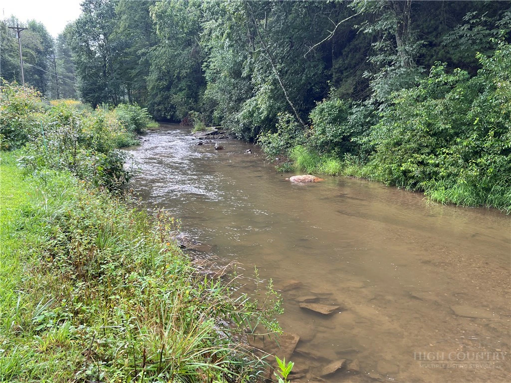 Image number 3 for the current listing
