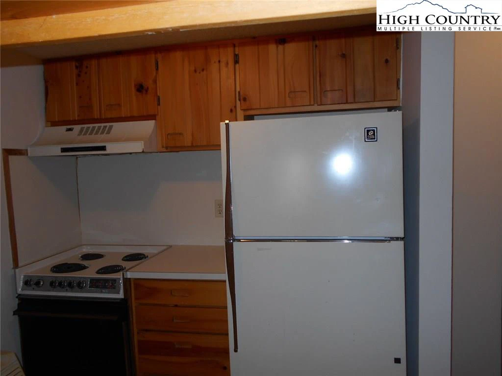 Image number 3 for the current listing