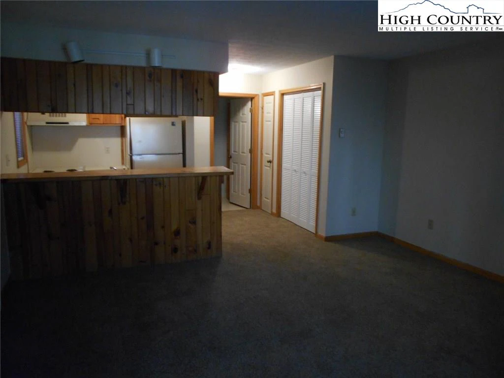 Image number 9 for the current listing