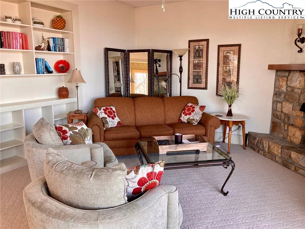 Image number 8 for the current listing