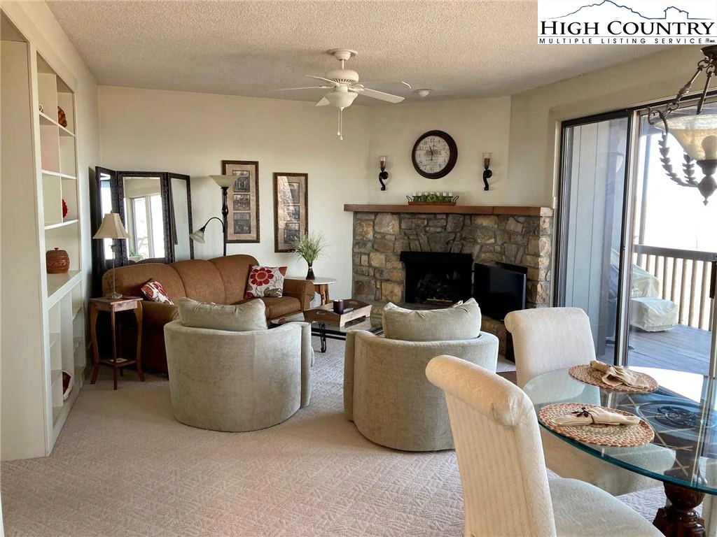 Image number 7 for the current listing