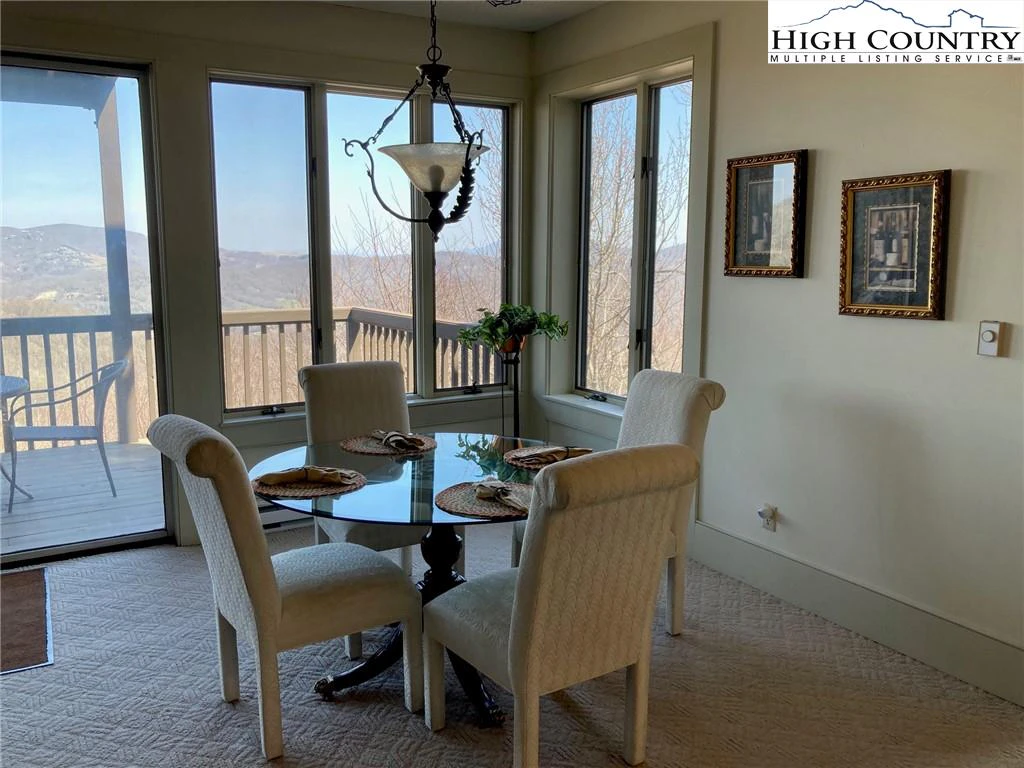 Image number 3 for the current listing