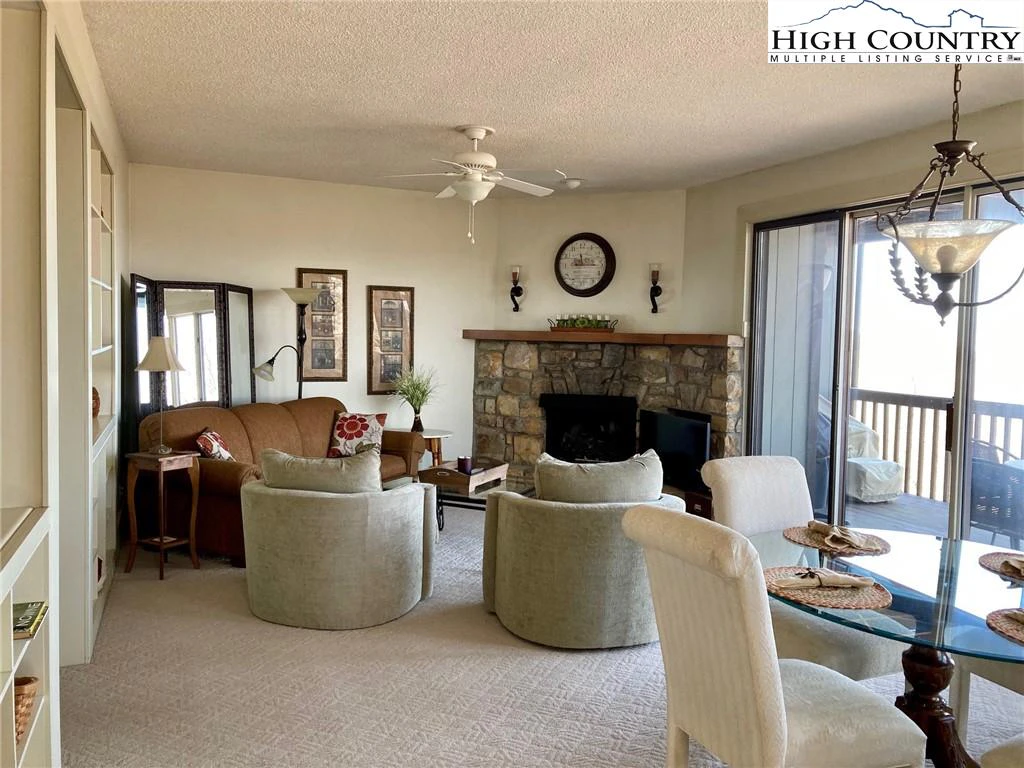 Image number 15 for the current listing