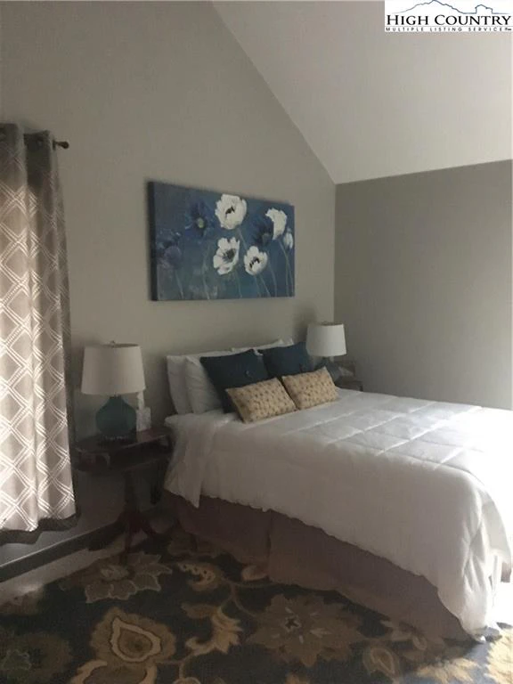 Image number 21 for the current listing