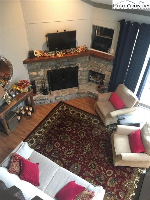 Image number 6 for the current listing