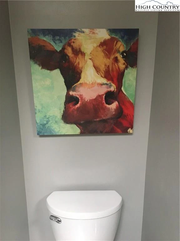 Image number 2 for the current listing