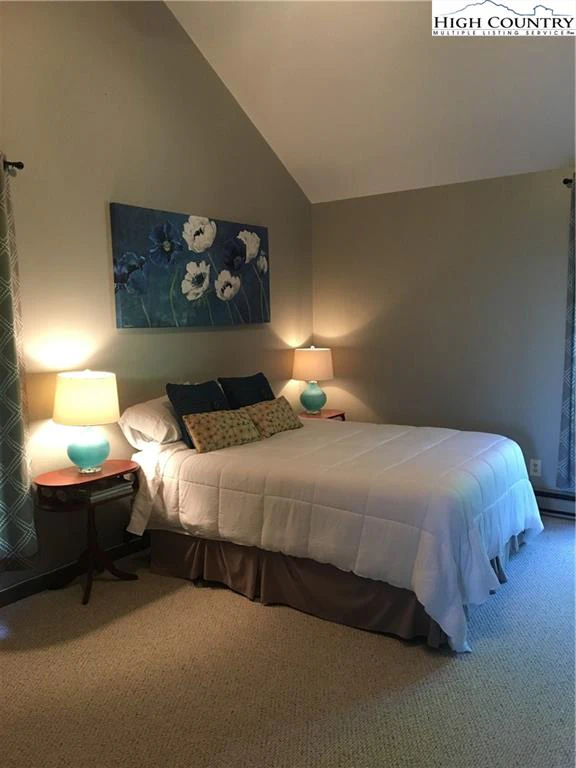 Image number 15 for the current listing