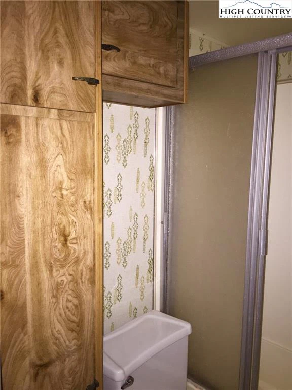 Image number 2 for the current listing