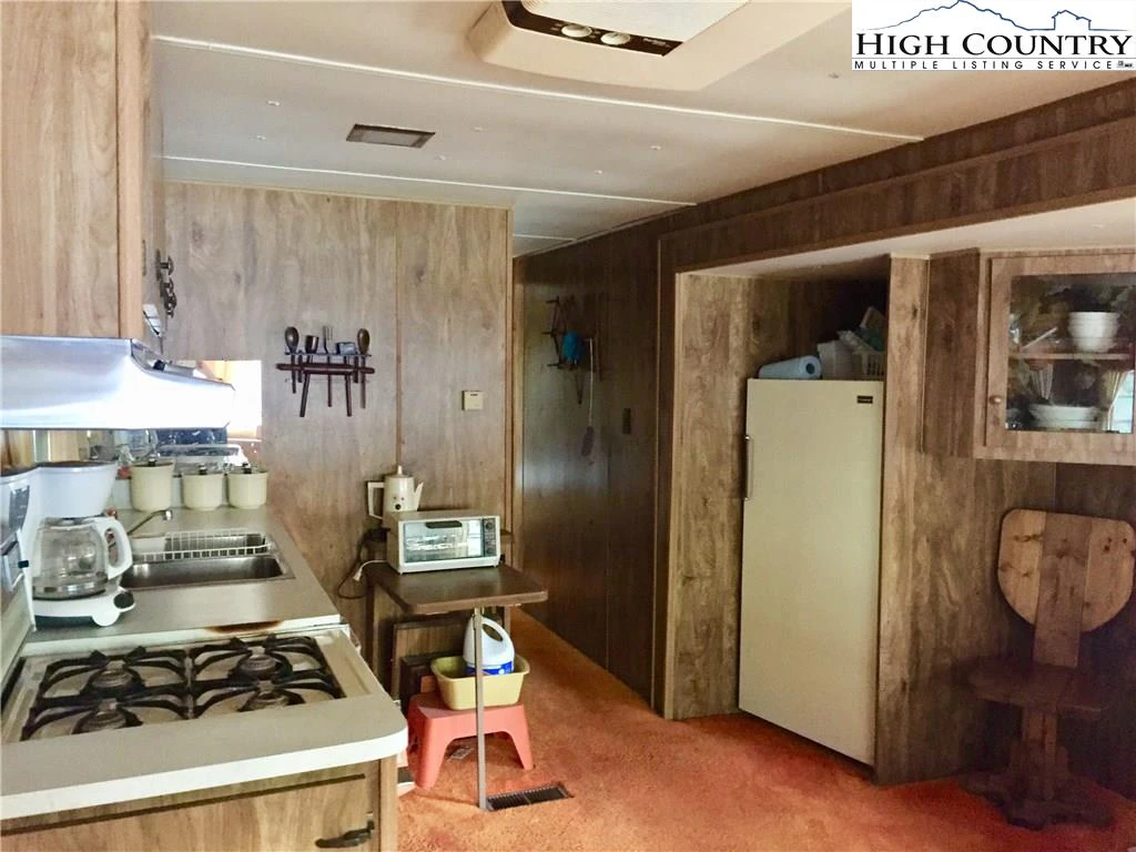 Image number 15 for the current listing