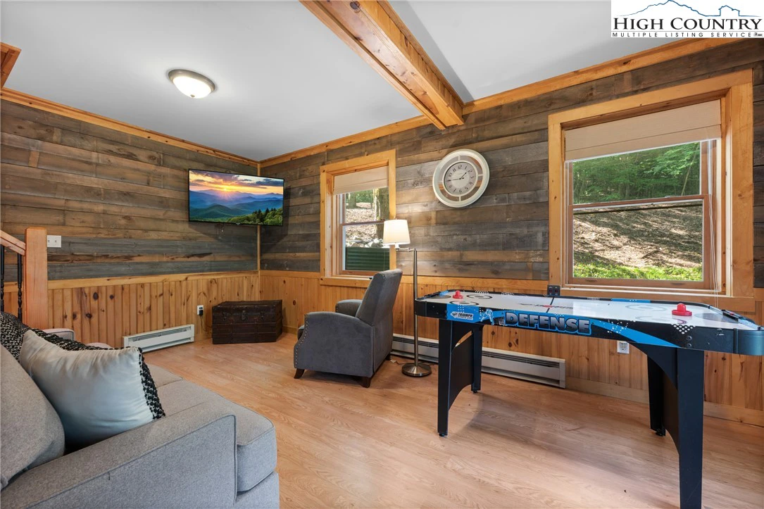Image number 3 for the current listing