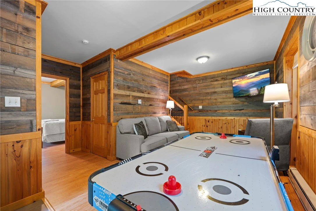 Image number 5 for the current listing