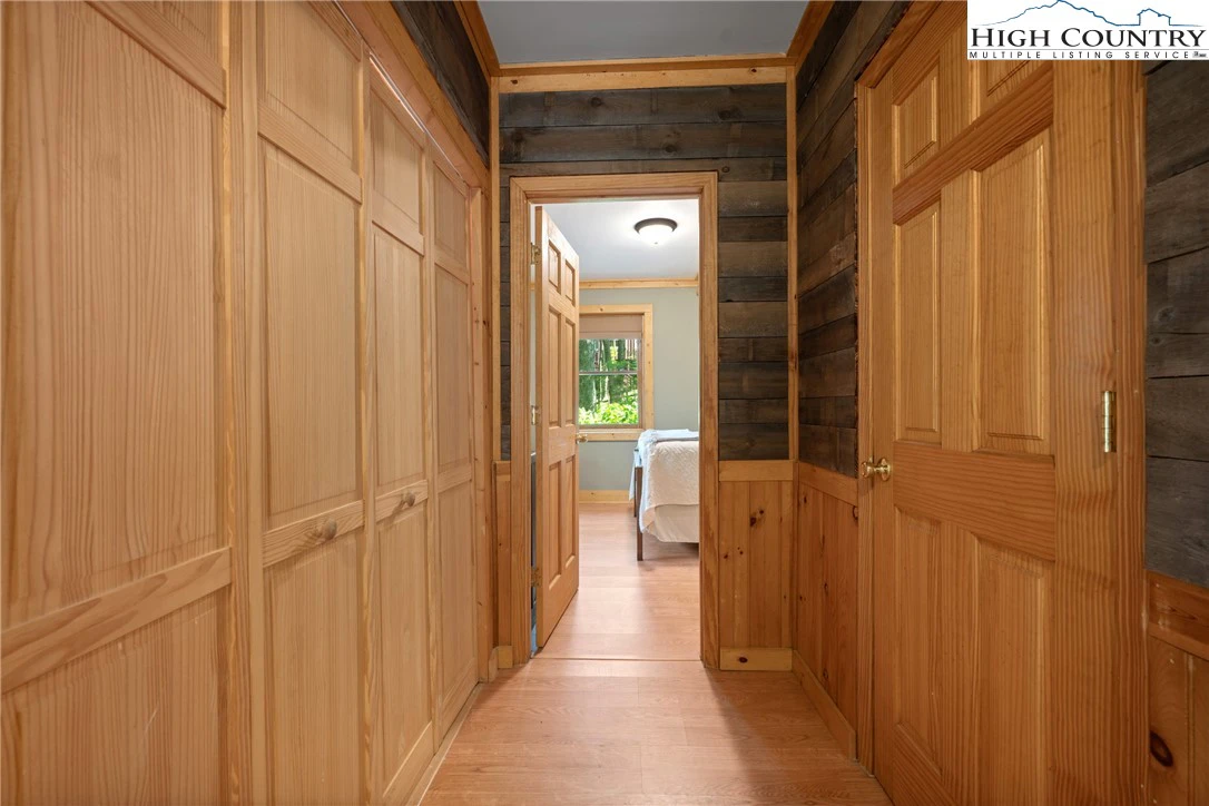 Image number 6 for the current listing