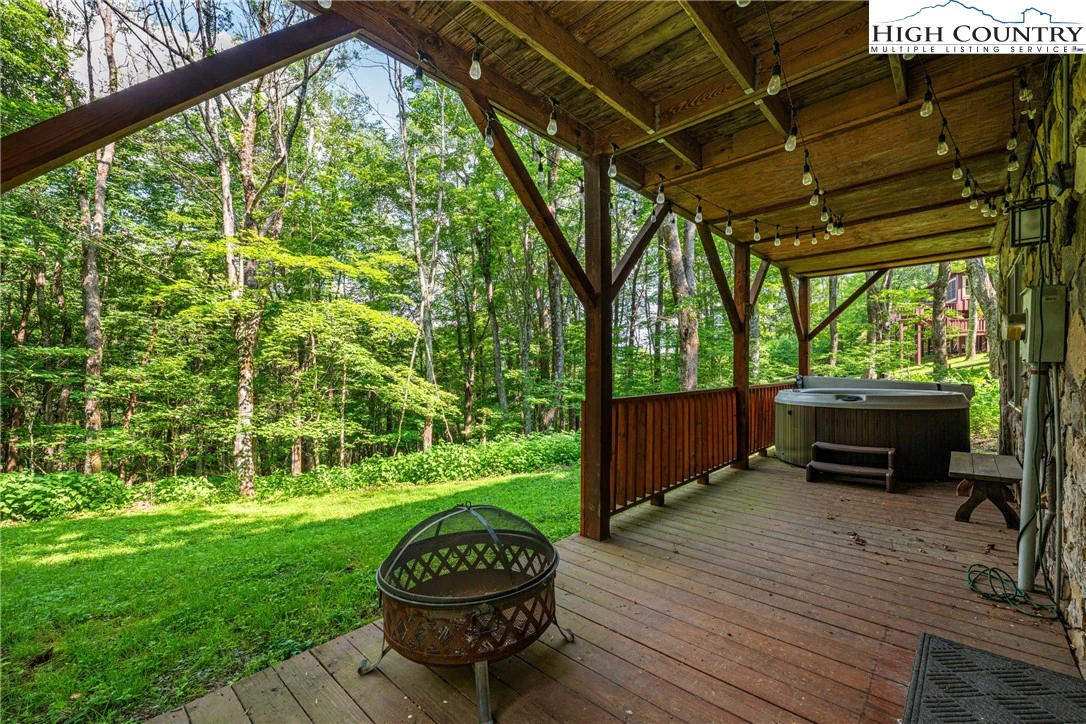 Image number 11 for the current listing