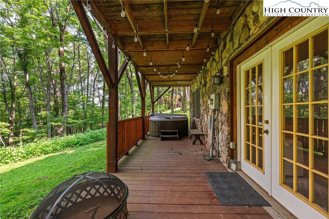 Image number 12 for the current listing