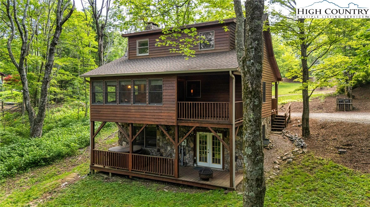 Image number 2 for the current listing