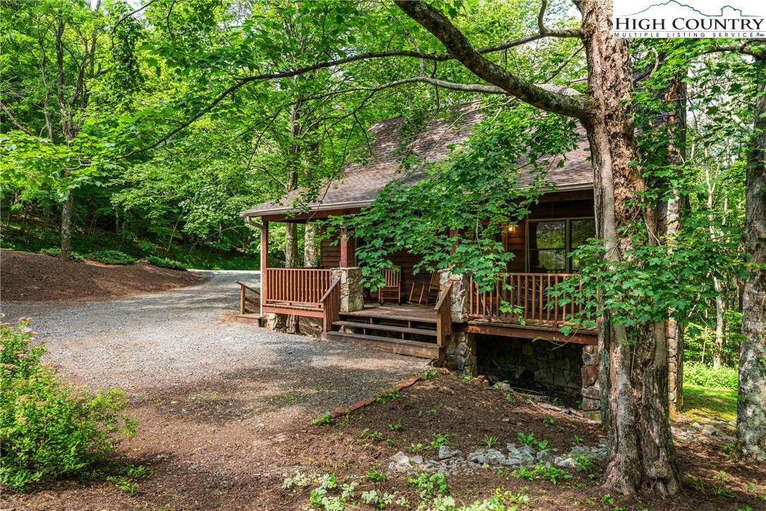 Image number 18 for the current listing