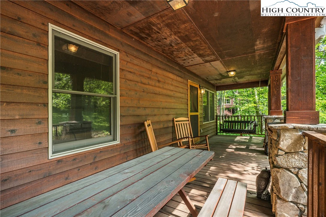 Image number 19 for the current listing