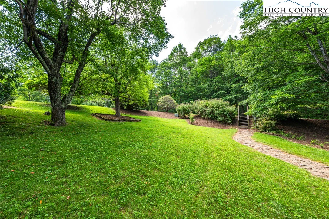 Image number 21 for the current listing